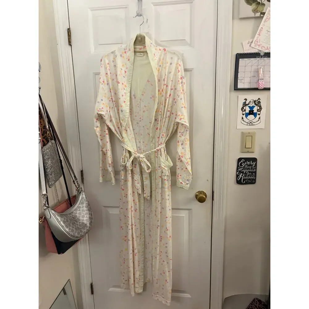LL Bean 100% Cotton White Floral Robe Vintage M Belted Pockets Cozy Grannycore